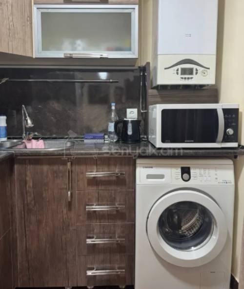 2 Սենյականոց Բնակարան Քարե Շենքում, 38քմ, 1/4 հարկ, Կոսմետիկ Վերանորոգված, Կահավորված, Արևկող