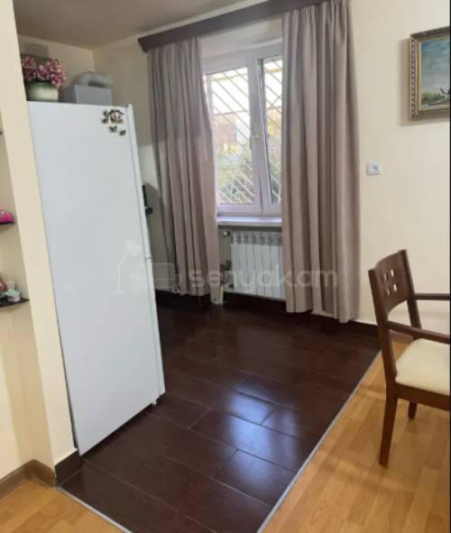 2 Սենյականոց Բնակարան Քարե Շենքում, 38քմ, 1/4 հարկ, Կոսմետիկ Վերանորոգված, Կահավորված, Արևկող