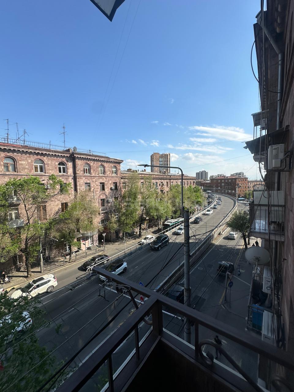 2 Սենյականոց Բնակարան Քարե Շենքում, 40քմ, 4/5 հարկ, Կապիտալ Վերանորոգված, Կահավորված, Արևկող