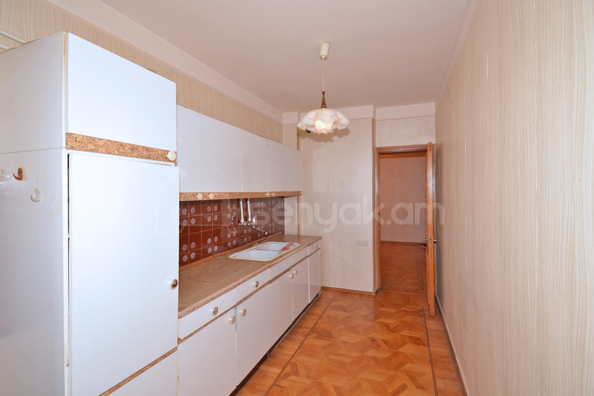 3 Սենյականոց Բնակարան, 80քմ, 7/9 հարկ, Նորմալ Վիճակում