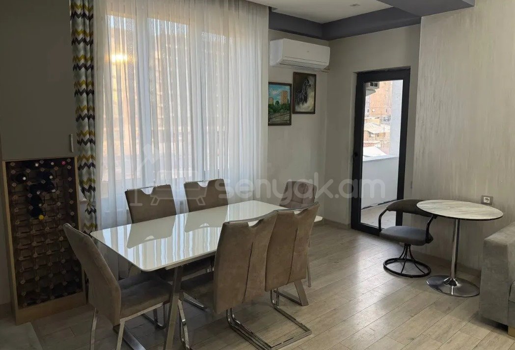 4 Սենյականոց Բնակարան, 100քմ, 4/8 հարկ, Դիզայներական Վերանորոգված, Կահավորված, Արևկող