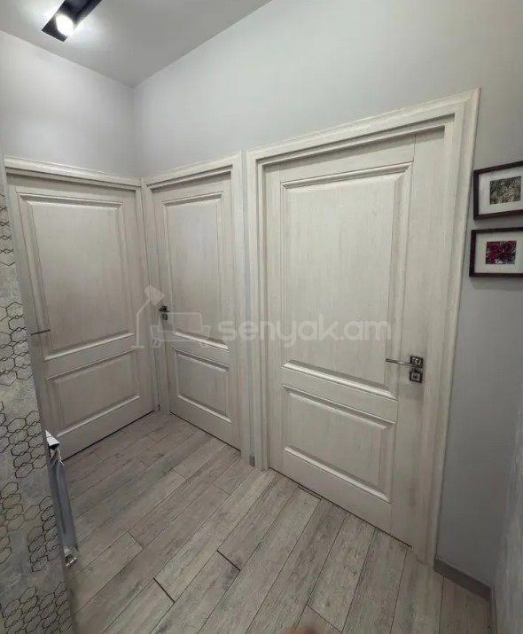 4 Սենյականոց Բնակարան, 100քմ, 4/8 հարկ, Դիզայներական Վերանորոգված, Կահավորված, Արևկող