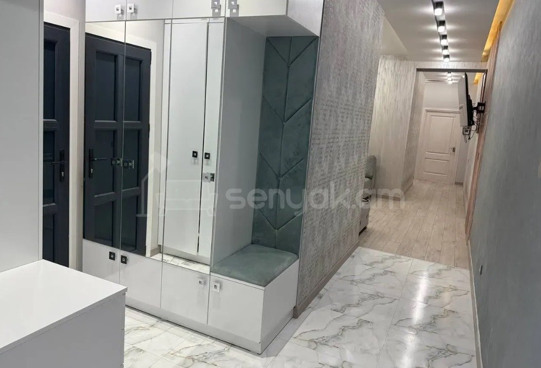 4 Սենյականոց Բնակարան, 100քմ, 4/8 հարկ, Դիզայներական Վերանորոգված, Կահավորված, Արևկող