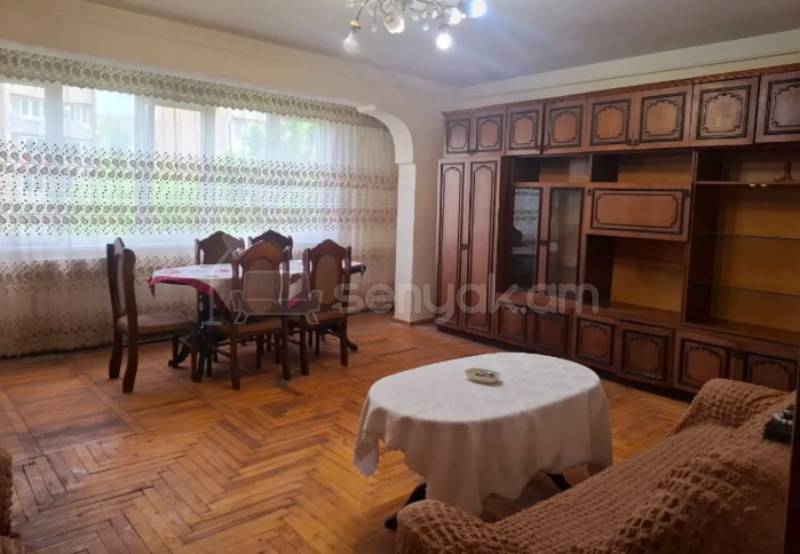 3 Սենյականոց Բնակարան, 75քմ, 3/9 հարկ, Նորմալ Վիճակում, Կահավորված, Արևկող