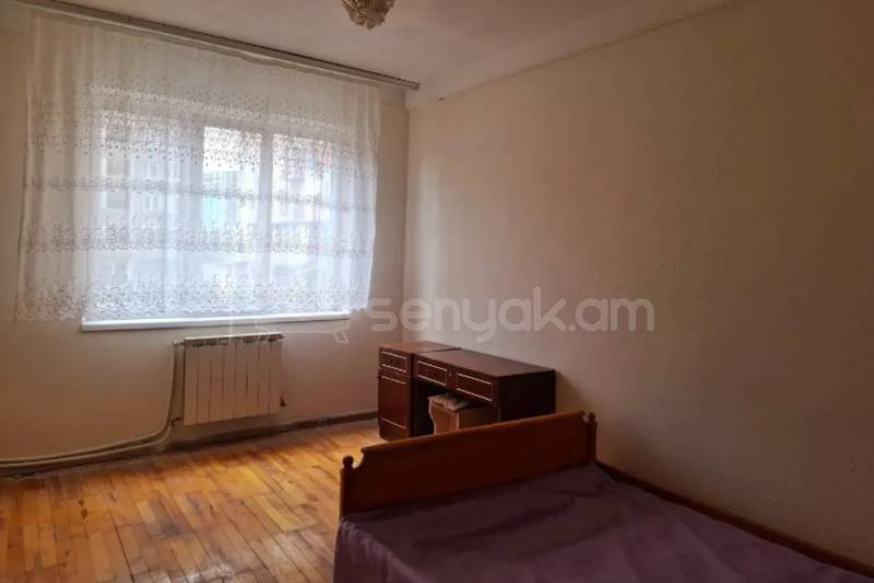 3 Սենյականոց Բնակարան, 75քմ, 3/9 հարկ, Նորմալ Վիճակում, Կահավորված, Արևկող
