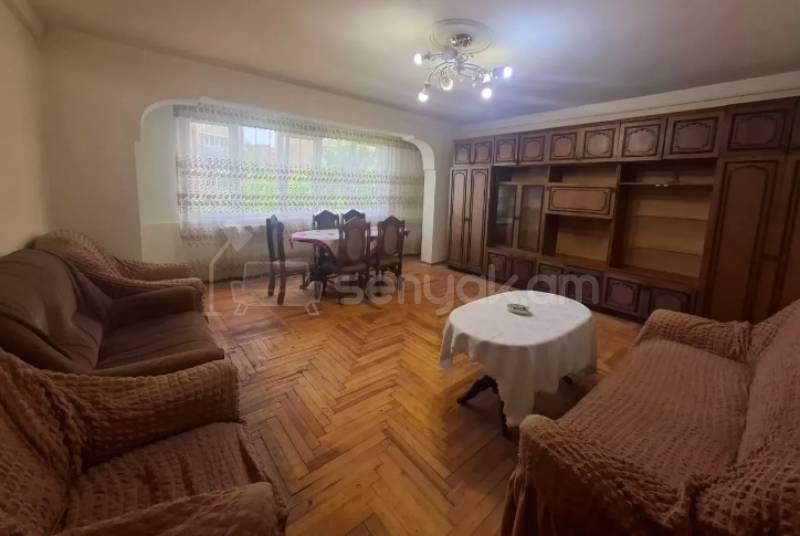 3 Սենյականոց Բնակարան, 75քմ, 3/9 հարկ, Նորմալ Վիճակում, Կահավորված, Արևկող