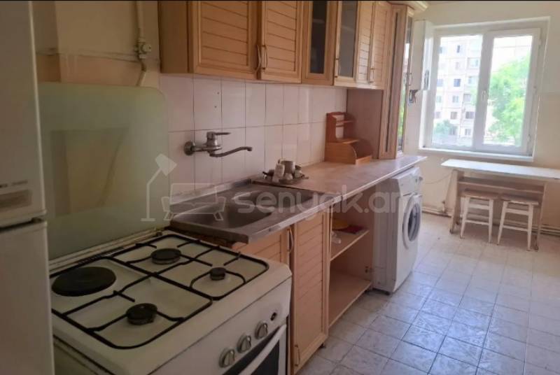 3 Սենյականոց Բնակարան, 75քմ, 3/9 հարկ, Նորմալ Վիճակում, Կահավորված, Արևկող