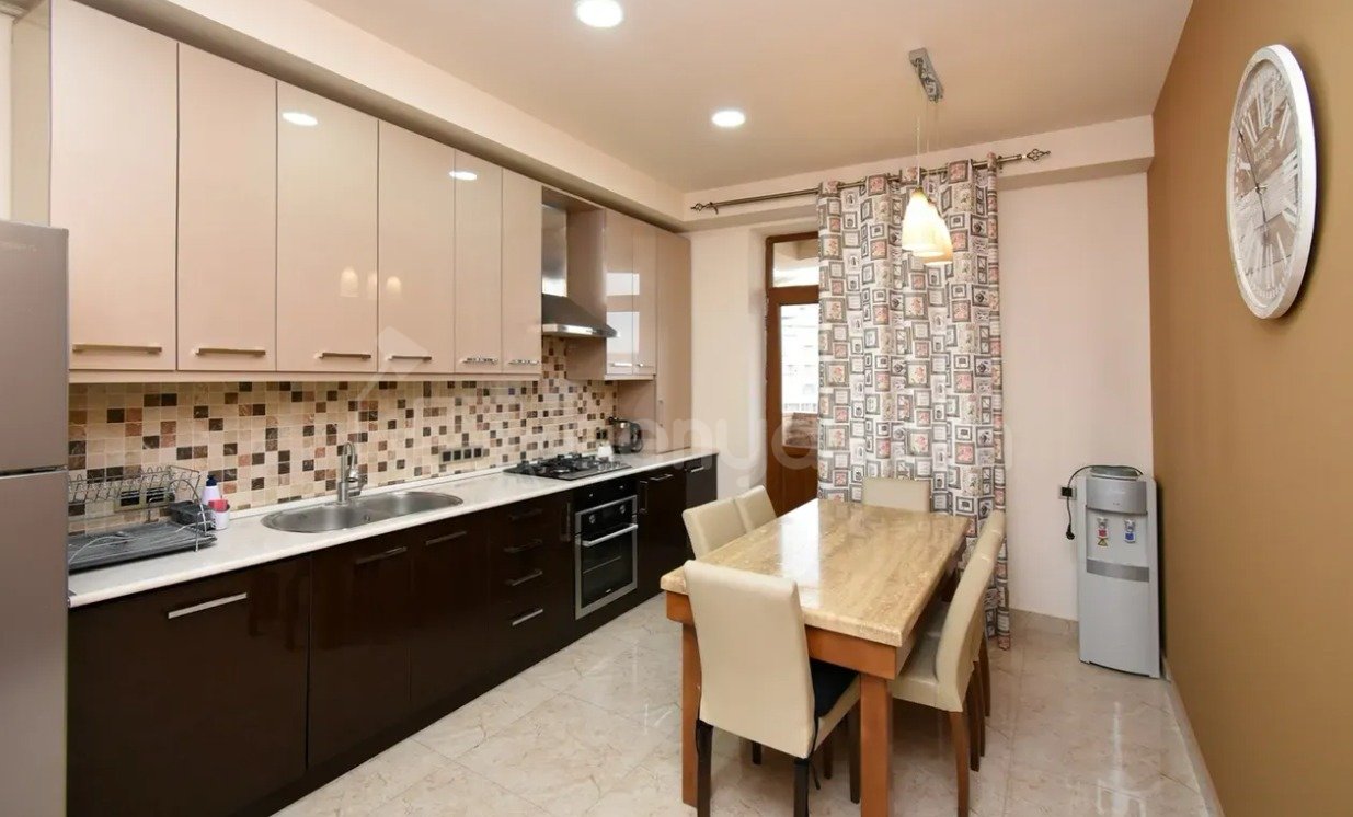 3 Սենյականոց Բնակարան Նորակառույցում, 140քմ, 14/14 հարկ, Դիզայներական Վերանորոգված, Կահավորված