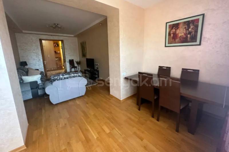 3 Սենյականոց Բնակարան Քարե Շենքում, 80քմ, 1/5 հարկ, Կապիտալ Վերանորոգված, Կահավորված, Արևկող