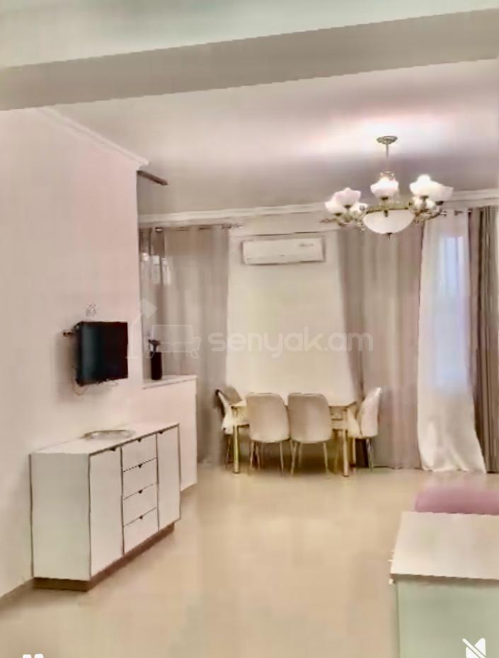 3 Սենյականոց Բնակարան, 87քմ, 3/10 հարկ, Կապիտալ Վերանորոգված, Կահավորված, Արևկող