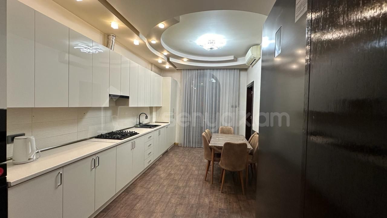 4 Սենյականոց Բնակարան Քարե Շենքում, 215քմ, 4/4 հարկ, Դիզայներական Վերանորոգված, Կահավորված, Արևկող