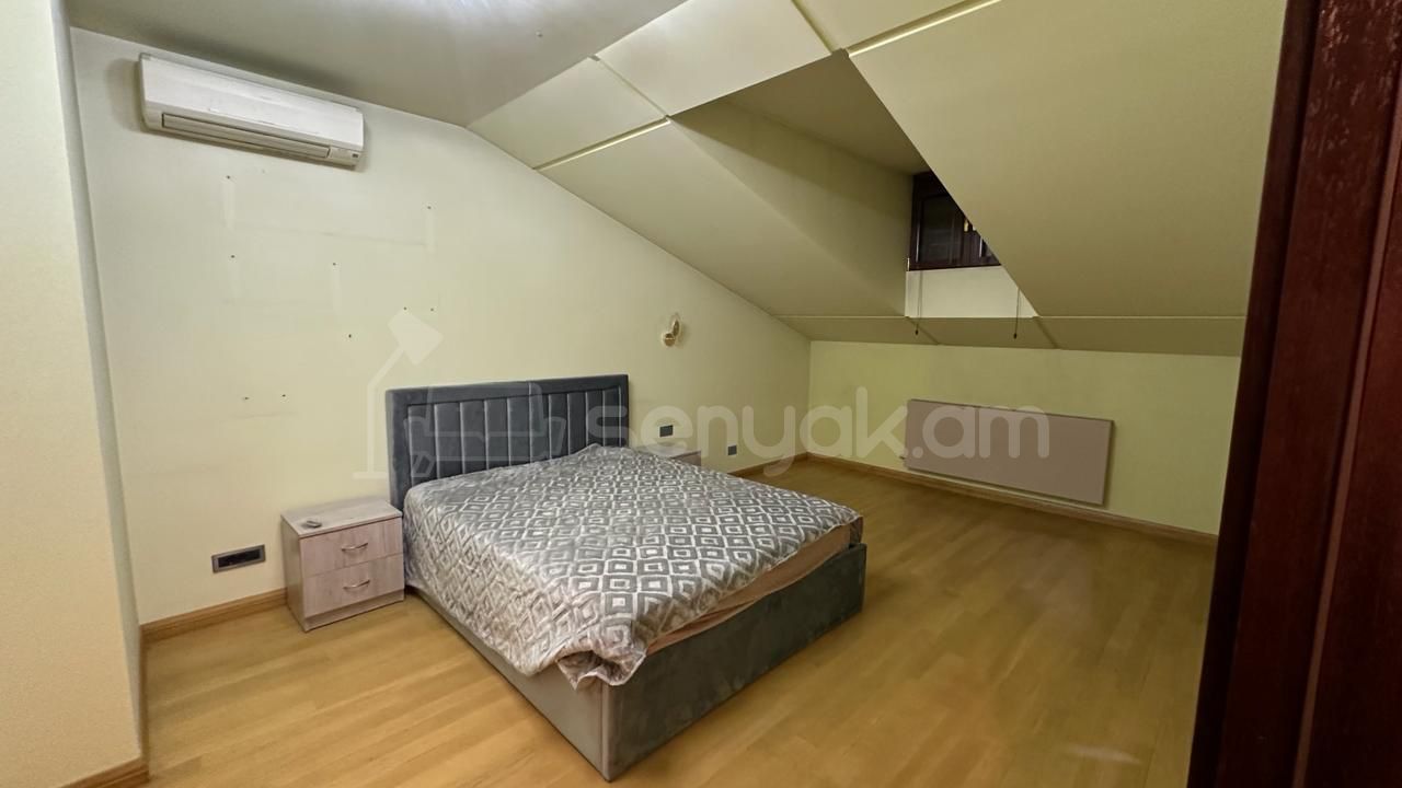 4 Սենյականոց Բնակարան Քարե Շենքում, 215քմ, 4/4 հարկ, Դիզայներական Վերանորոգված, Կահավորված, Արևկող