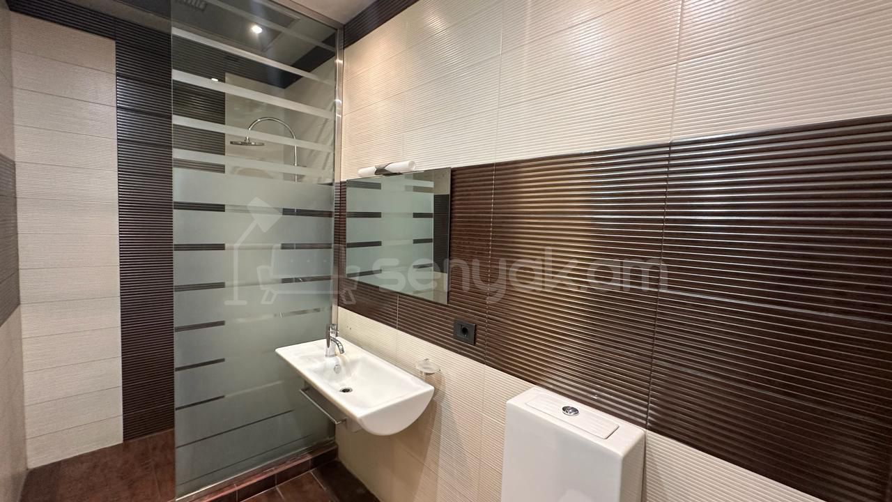 4 Սենյականոց Բնակարան Քարե Շենքում, 215քմ, 4/4 հարկ, Դիզայներական Վերանորոգված, Կահավորված, Արևկող