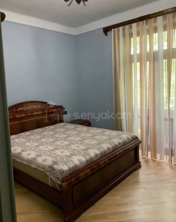 3 Սենյականոց Բնակարան Քարե Շենքում, 80քմ, 3/5 հարկ, Կոսմետիկ Վերանորոգված, Կահավորված