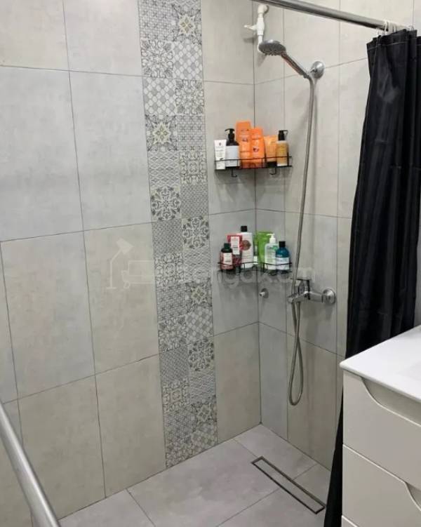 3 Սենյականոց Բնակարան Քարե Շենքում, 80քմ, 3/5 հարկ, Կոսմետիկ Վերանորոգված, Կահավորված