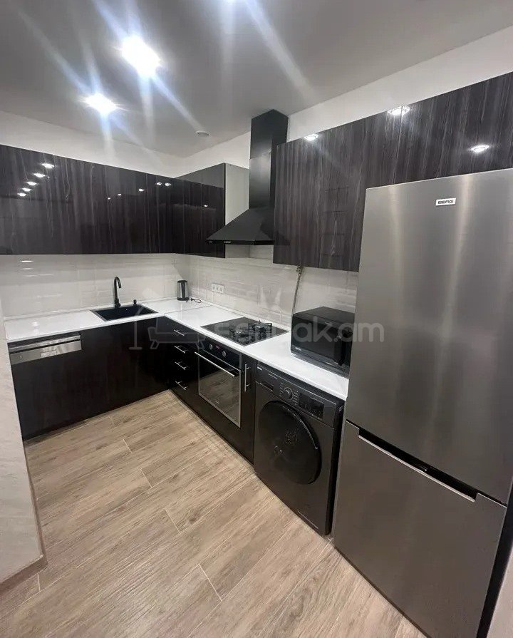 2 Սենյականոց Բնակարան, 73քմ, 8/12 հարկ, Կապիտալ Վերանորոգված, Կահավորված, Արևկող