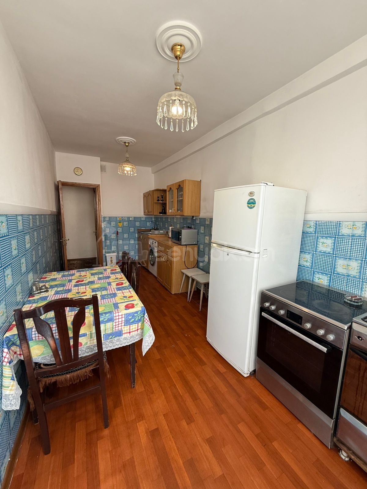 3 Սենյականոց Բնակարան, 94քմ, 9/9 հարկ, Նորմալ Վիճակում, Կահավորված, Արևկող