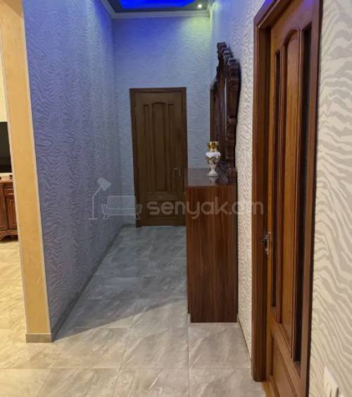 3 Սենյականոց Բնակարան Քարե Շենքում, 100քմ, 2/5 հարկ, Կապիտալ Վերանորոգված, Կահավորված, Արևկող