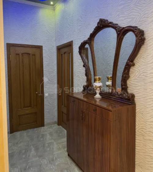 3 Սենյականոց Բնակարան Քարե Շենքում, 100քմ, 2/5 հարկ, Կապիտալ Վերանորոգված, Կահավորված, Արևկող