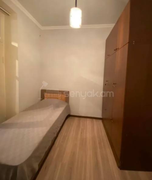 3 Սենյականոց Բնակարան Քարե Շենքում, 70քմ, 3/5 հարկ, Կապիտալ Վերանորոգված, Կահավորված, Արևկող