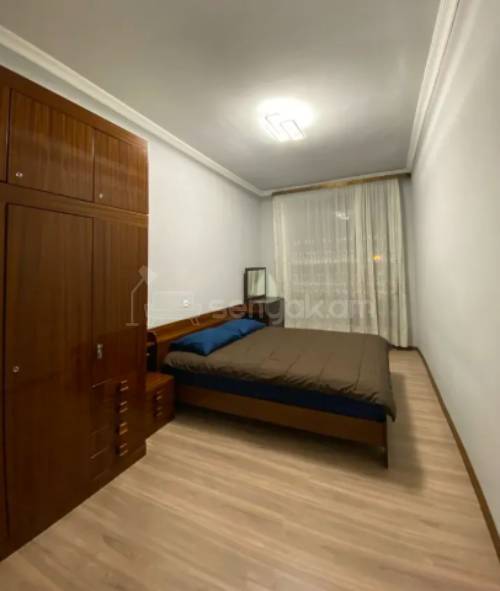 3 Սենյականոց Բնակարան Քարե Շենքում, 70քմ, 3/5 հարկ, Կապիտալ Վերանորոգված, Կահավորված, Արևկող