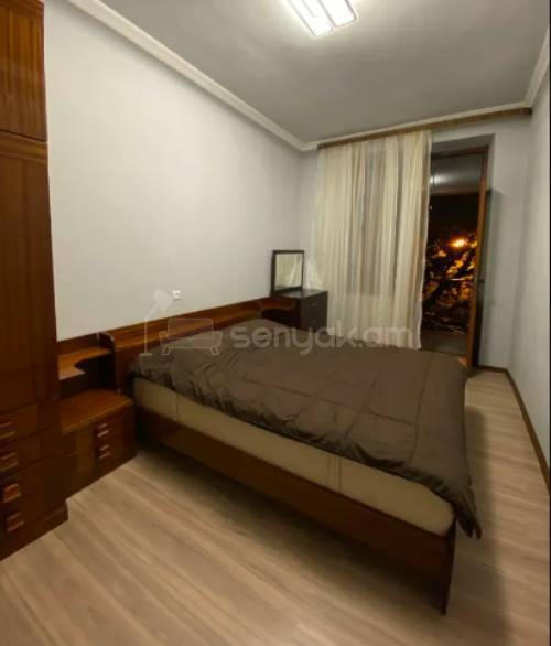3 Սենյականոց Բնակարան Քարե Շենքում, 70քմ, 3/5 հարկ, Կապիտալ Վերանորոգված, Կահավորված, Արևկող