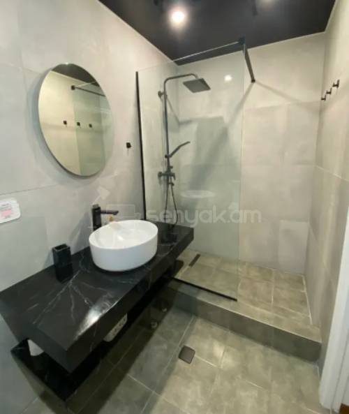 3 Սենյականոց Բնակարան Քարե Շենքում, 70քմ, 3/5 հարկ, Կապիտալ Վերանորոգված, Կահավորված, Արևկող