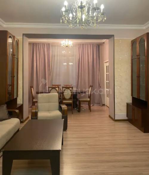 3 Սենյականոց Բնակարան Քարե Շենքում, 70քմ, 3/5 հարկ, Կապիտալ Վերանորոգված, Կահավորված, Արևկող