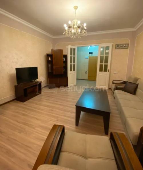 3 Սենյականոց Բնակարան Քարե Շենքում, 70քմ, 3/5 հարկ, Կապիտալ Վերանորոգված, Կահավորված, Արևկող