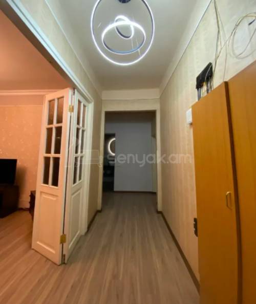 3 Սենյականոց Բնակարան Քարե Շենքում, 70քմ, 3/5 հարկ, Կապիտալ Վերանորոգված, Կահավորված, Արևկող