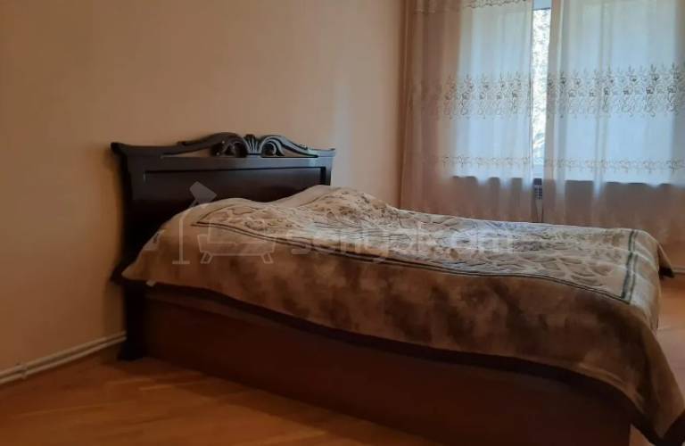 3 Սենյականոց Բնակարան Քարե Շենքում, 76քմ, 4/5 հարկ, Կապիտալ Վերանորոգված, Կահավորված