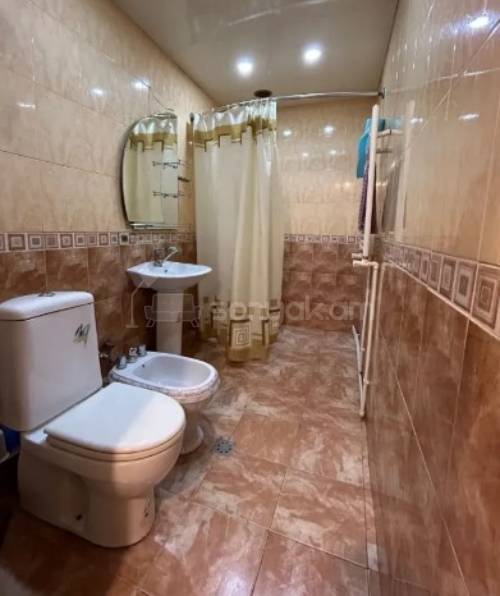 3 Սենյականոց Բնակարան Քարե Շենքում, 76քմ, 4/5 հարկ, Կապիտալ Վերանորոգված, Կահավորված