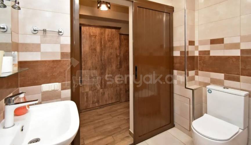3 Սենյականոց Բնակարան Քարե Շենքում, 76քմ, 2/6 հարկ, Կապիտալ Վերանորոգված, Կահավորված