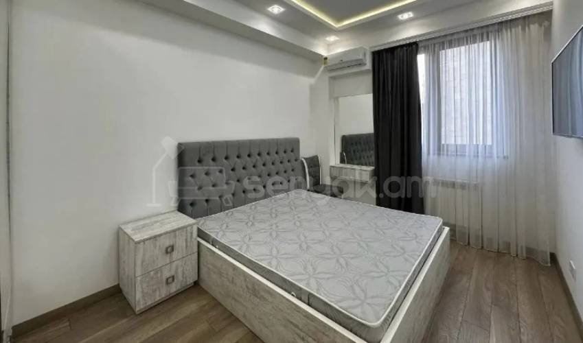 3 Սենյականոց Բնակարան Քարե Շենքում, 70քմ, 2/5 հարկ, Կապիտալ Վերանորոգված, Կահավորված