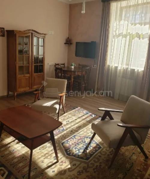 3 Սենյականոց Բնակարան Քարե Շենքում, 105քմ, 2/4 հարկ, Կապիտալ Վերանորոգված, Կահավորված