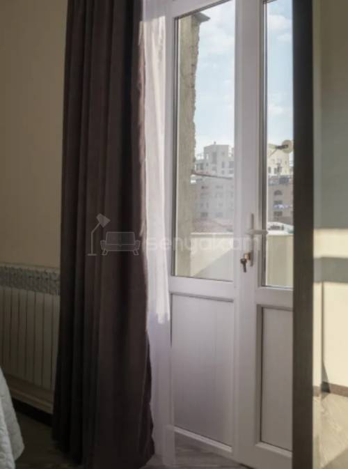 3 Սենյականոց Բնակարան Քարե Շենքում, 60քմ, 3/4 հարկ, Կապիտալ Վերանորոգված, Կահավորված, Արևկող