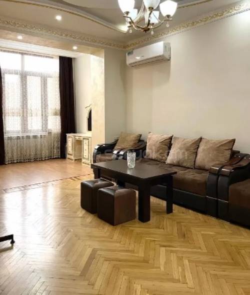3 Սենյականոց Բնակարան Քարե Շենքում, 100քմ, 5/5 հարկ, Կապիտալ Վերանորոգված, Կահավորված
