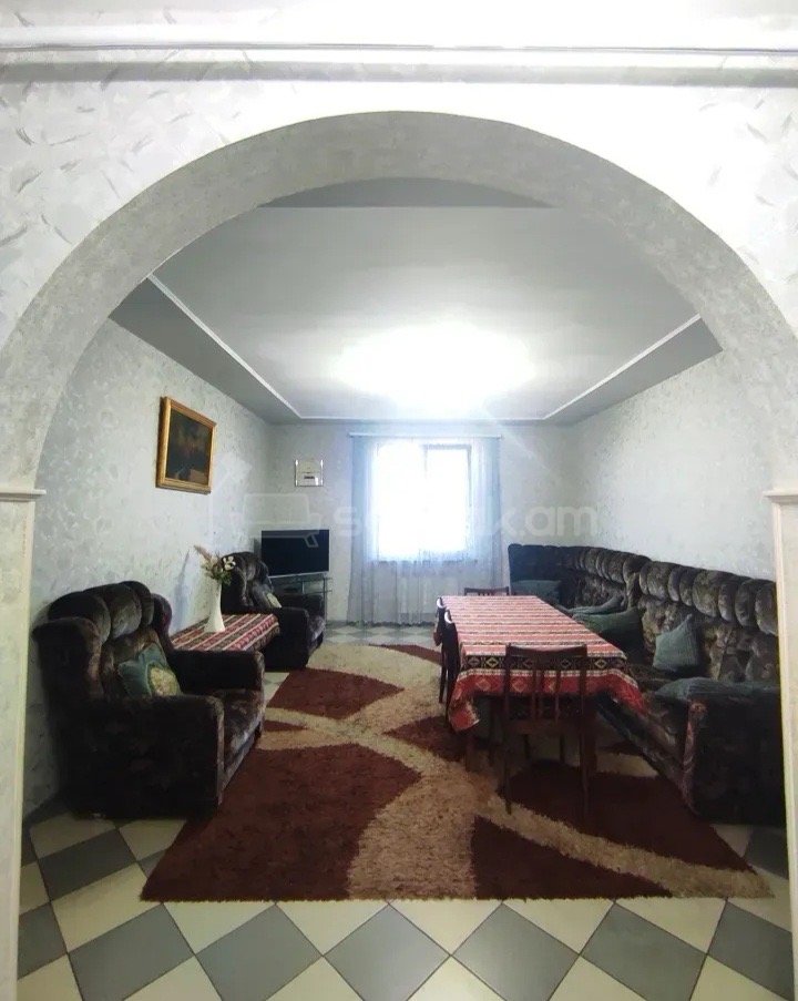 2 Սենյականոց Շքեղ Առանձնատուն, 900քմ, Լողավազանով