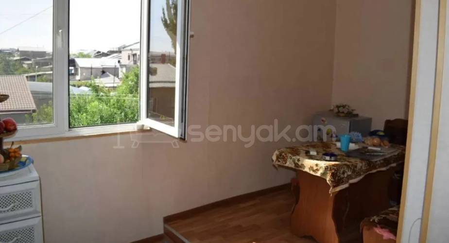 2 Սենյականոց Բնակարան Քարե Շենքում, 58քմ, 4/4 հարկ, Կոսմետիկ Վերանորոգված