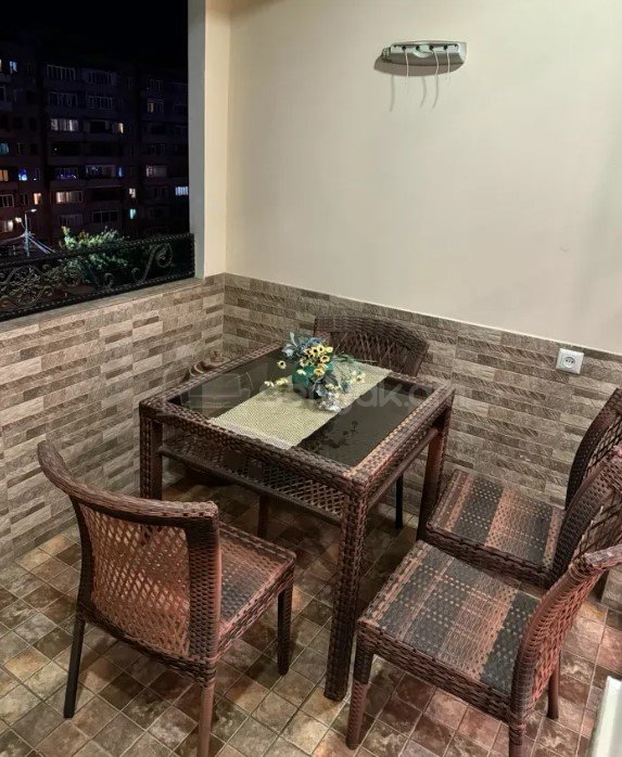 4 Սենյականոց Բնակարան, 81քմ, 6/9 հարկ, Դիզայներական Վերանորոգված, Կահավորված, Արևկող