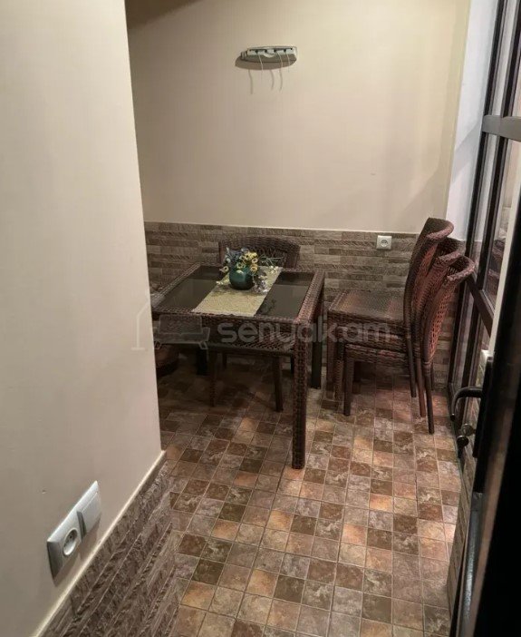 4 Սենյականոց Բնակարան, 81քմ, 6/9 հարկ, Դիզայներական Վերանորոգված, Կահավորված, Արևկող