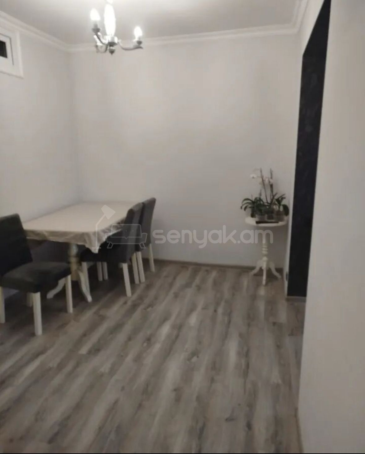 2 Սենյականոց Բնակարան Քարե Շենքում, 48քմ, 5/5 հարկ, Դիզայներական Վերանորոգված, Կահավորված, Արևկող