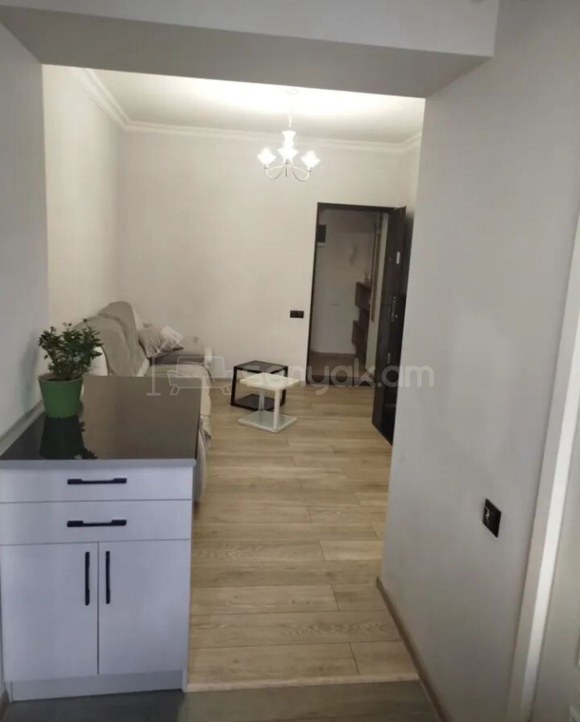 2 Սենյականոց Բնակարան Քարե Շենքում, 48քմ, 5/5 հարկ, Դիզայներական Վերանորոգված, Կահավորված, Արևկող
