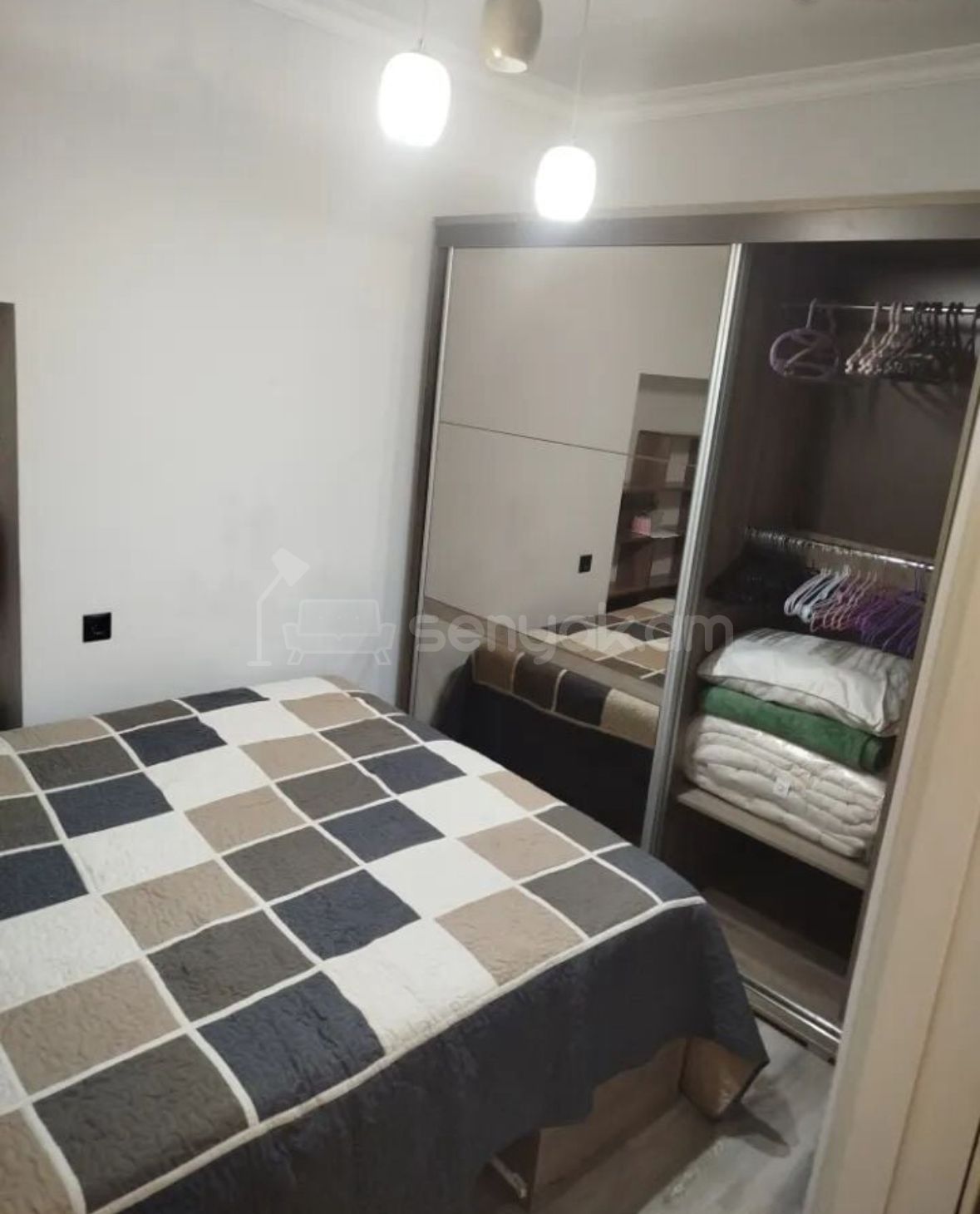 2 Սենյականոց Բնակարան Քարե Շենքում, 48քմ, 5/5 հարկ, Դիզայներական Վերանորոգված, Կահավորված, Արևկող