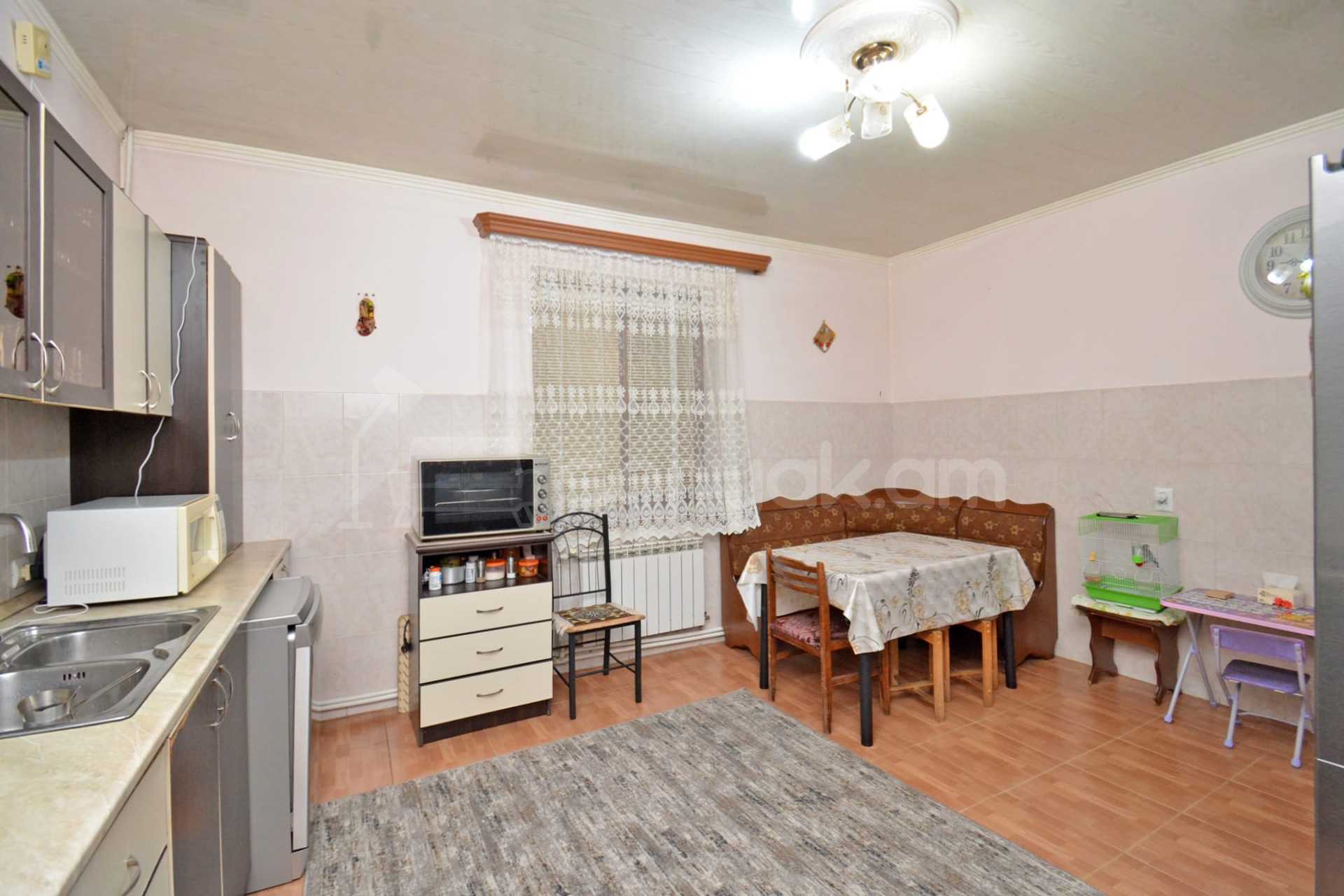 8 Սենյականոց Սեփական Տուն, 323քմ, Կապիտալ Վերանորոգված