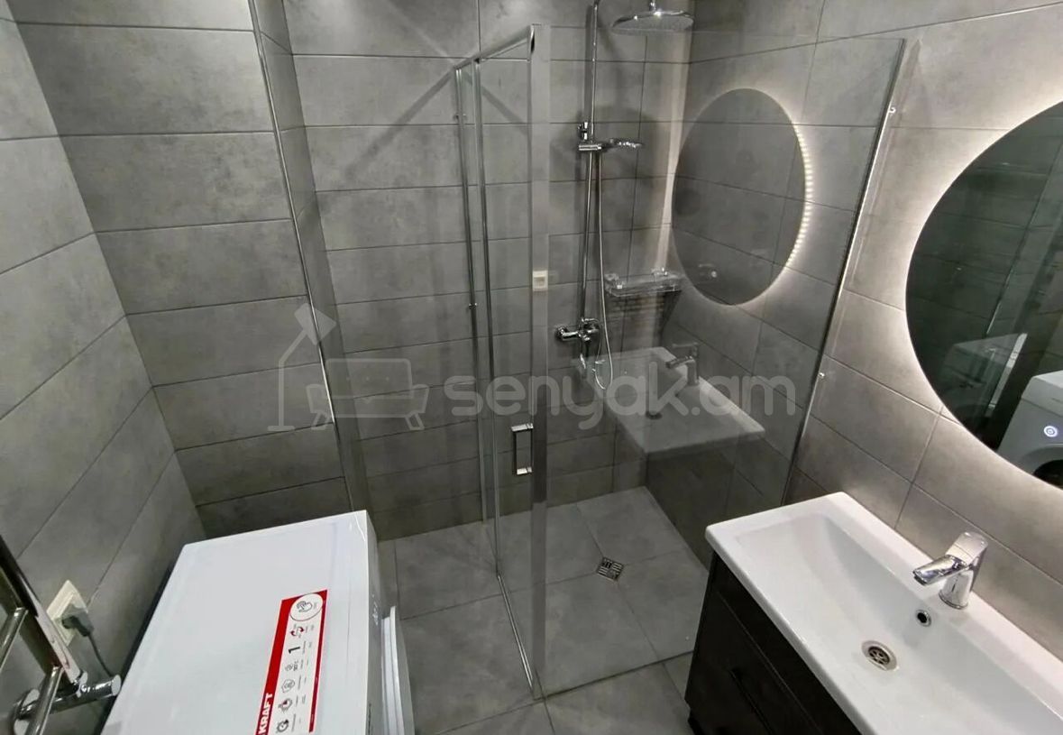 3 Սենյականոց Բնակարան, 104քմ, 8/8 հարկ, Կապիտալ Վերանորոգված, Կահավորված, Արևկող