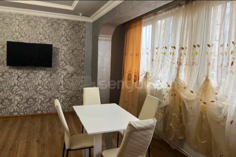 3 Սենյականոց Բնակարան, 80քմ, 6/6 հարկ, Կապիտալ Վերանորոգված, Կահավորված, Արևկող