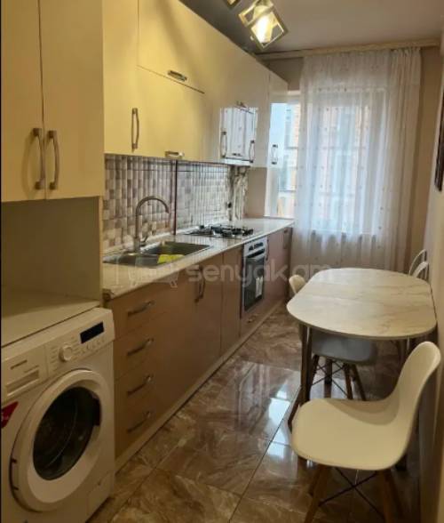 3 Սենյականոց Բնակարան, 80քմ, 6/6 հարկ, Կապիտալ Վերանորոգված, Կահավորված, Արևկող
