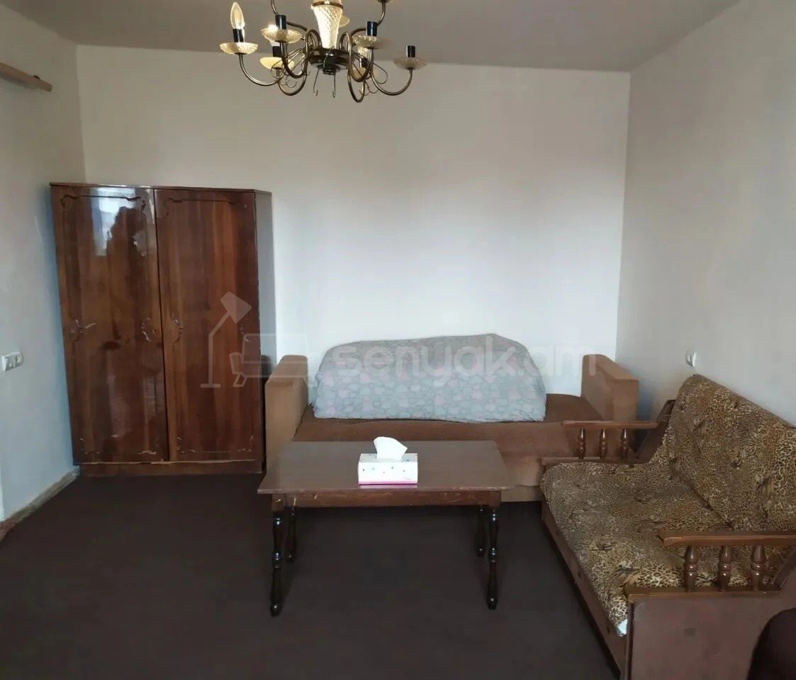 1 Սենյականոց Բնակարան Քարե Շենքում, 36քմ, 4/5 հարկ, Պետական Վիճակում