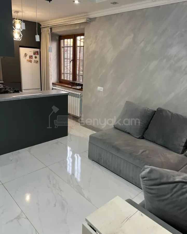3 Սենյականոց Բնակարան Քարե Շենքում, 51քմ, 1/5 հարկ, Կապիտալ Վերանորոգված